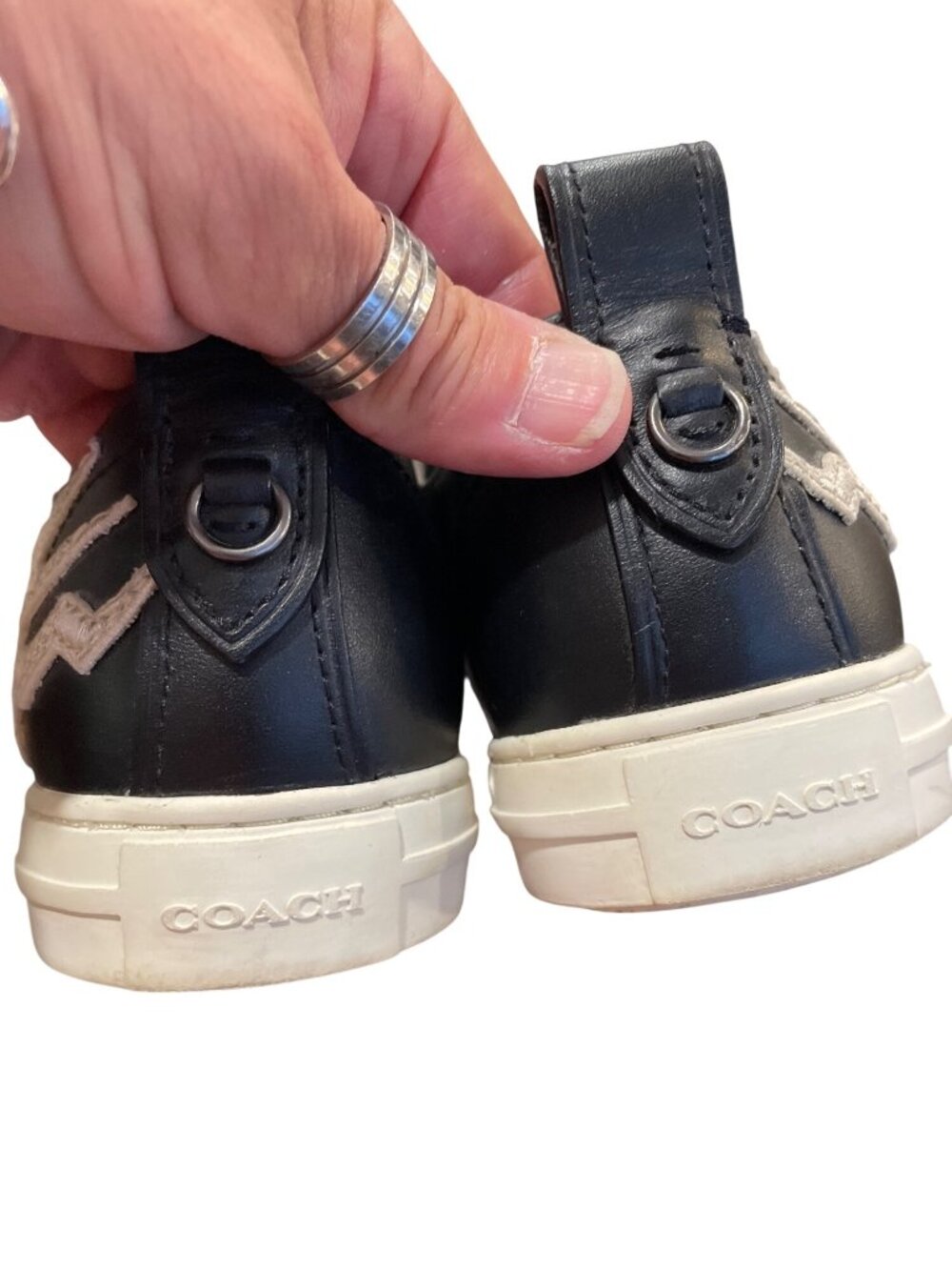 Coach wms black leather low top shark embroided Lightning sneaekrs sz 8D SKU 10- - Picture 16 of 16